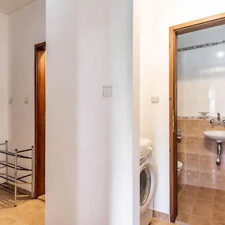 Spacious 2br In The Center 公寓 *