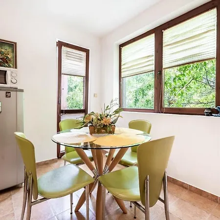 Spacious 2br In The Center 公寓 瓦爾納