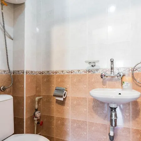 Spacious 2br In The Center 瓦爾納