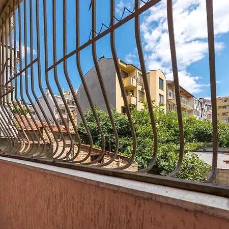 Spacious 2br In The Center 公寓 瓦爾納