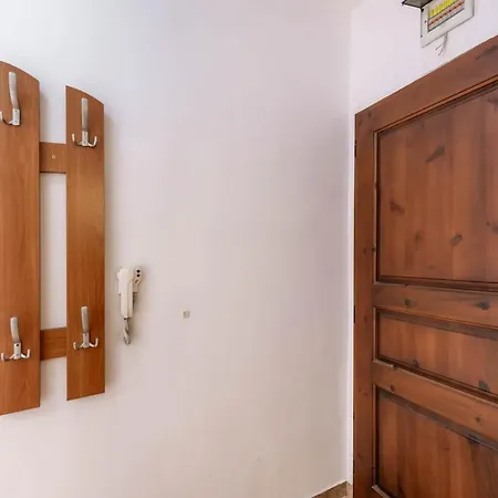 Spacious 2br In The Center * 瓦爾納