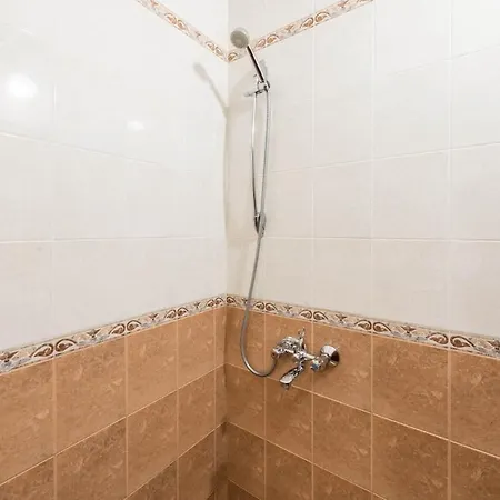 Spacious 2br In The Center